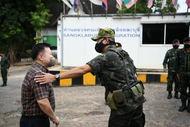 "บิ๊กแดง"ขึ้นฮ.ตรวจด่านเจดีย์สามองค์หลังโควิดระบาดในเมียนมา