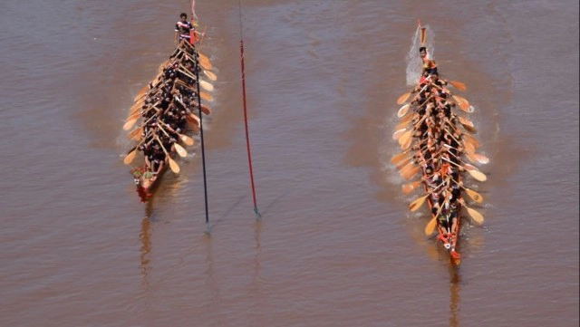 แข่งเรือโบราณสะท้อนวิถีชีวิตชาวลุ่มน้ำน่าน