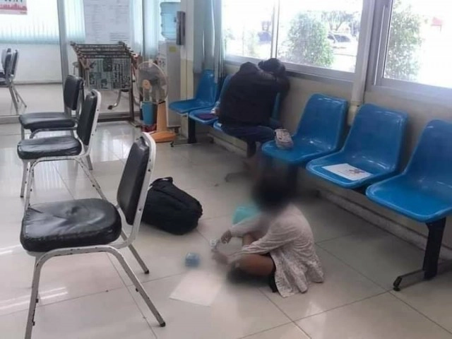 สุดรันทด แม่ป่วยเป็นโรคประสาทรู้ตัวเลี้ยงลูกไม่ไหว เดินทางหาตำรวจช่วยด้วย