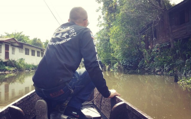 หนุ่มนักบุญนั่งเรือเข้าช่วยหญิงชราแผลกดทับ หลังทนทรมานนานหลายปี ลั่น ค่ารักษาทั้งหมดผมจ่ายเอง