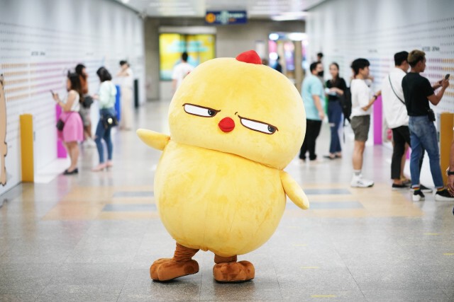 LINE เนรมิตอุโมงค์ MRT เปิดอาร์ตแกลอรี่โชว์ผลงานครีเอเตอร์