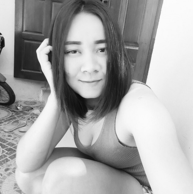 สาวข้ามถนนถูกชน กระเด็นตกใส่หน้ารถอีกคันที่ขับสวนทาง
