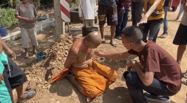 พระซิ่งเก๋งชนดะ ดับ 1 เจ็บ 1 ราย