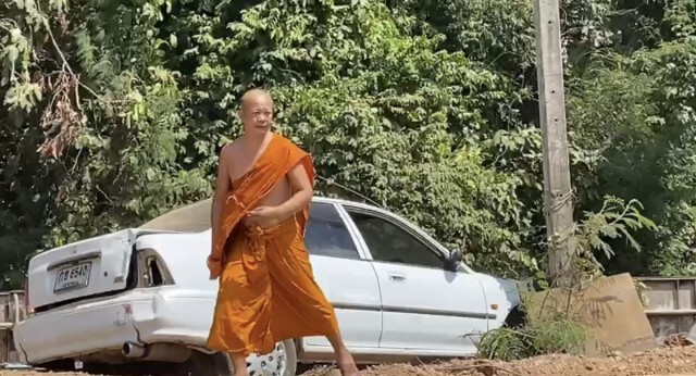 พระซิ่งเก๋งชนดะ ดับ 1 เจ็บ 1 ราย