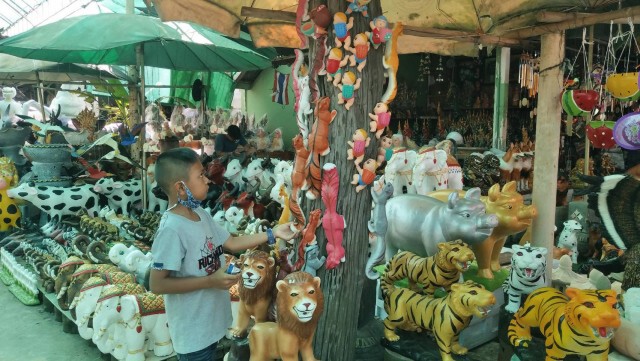 นักท่องเที่ยวเที่ยวชดเชยสงกรานต์ทำบรรยากาศคึกคัก