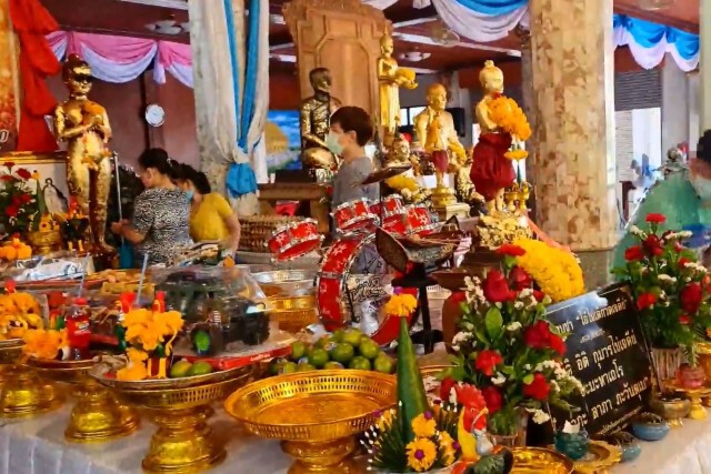 พระพยอมดึงสติคนไทยอย่าคลั่งไอ้ไข่จนลืมพระพุทธเจ้า