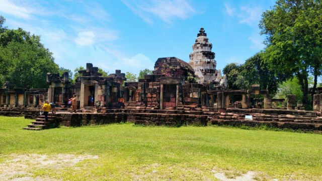 นักท่องเที่ยวเที่ยวชดเชยสงกรานต์ทำบรรยากาศคึกคัก