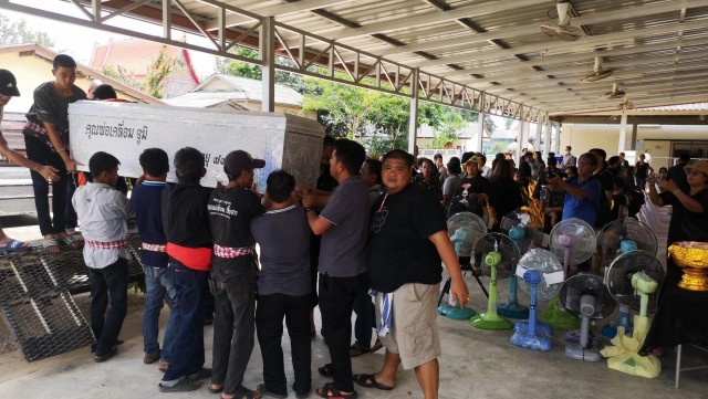 จัดขบวนช้าง4เชือกแห่ศพไว้อาลัย