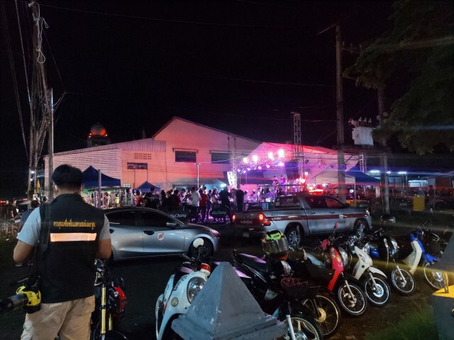 ชุดสายฟ้าลุยลานเบียร์พบปล่อยโจ๋เที่ยวบริการ