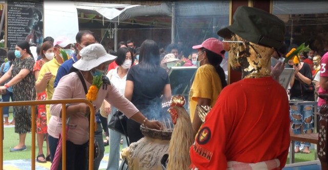 สี่วันคนทะลักวัดไอ้ไข่ทะลุแสนคน