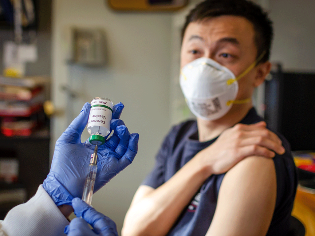 จีนอ้างวัคซีนต้านโควิด-19 ที่ฉีดให้คนหลายแสนได้ผล
