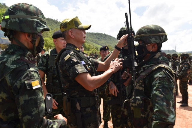 "บิ๊กแดง"ตรวจการฝึกของหน่วยพร้อมรบเคลื่อนที่เร็ว