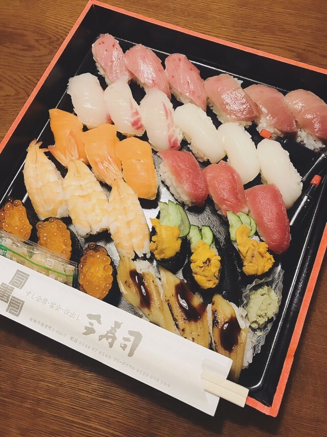 ซูชิเดลิเวอรีที่ญี่ปุ่นแถมอาหารตาด้วย