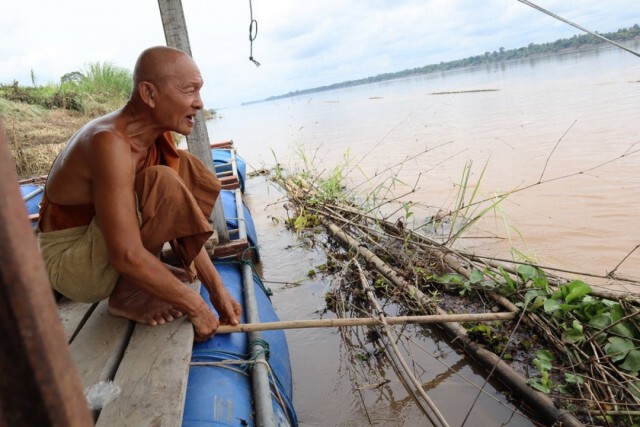 พระดีใจชาวบ้านร่วมตั้งกฎจับโจรขโมยปลากินข้าวก้นบาตร