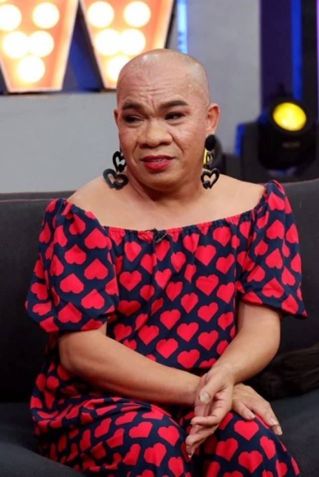 "อรชร เชิญยิ้ม" รับ เคยฆ่าตัวตายเพราะผู้หญิง ก่อนเปิดตัวเป็นสาวสอง