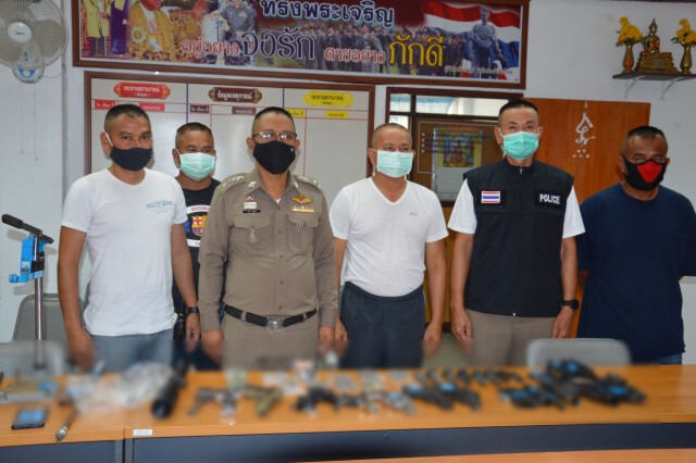 บุกจับแหล่งผลิตอาวุธปืนดัดแปลงจากบีบีกัน กระสุนกว่า 700 นัด