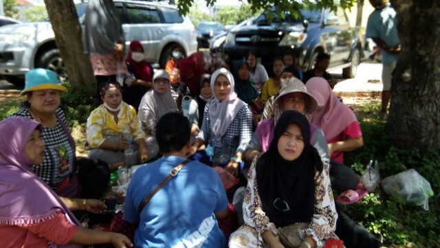 ม็อบเรือบุกศาลากลางยื่น5ข้อเสนออ้างจนท.ปฏิบัติโดยมิชอบ