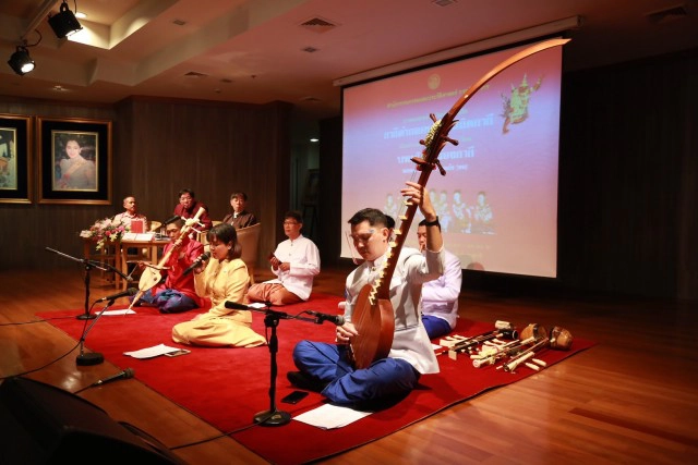 'คำกลอน-ลิลิตกากี'ชำระใหม่สู่วรรณกรรมรูปเล่ม