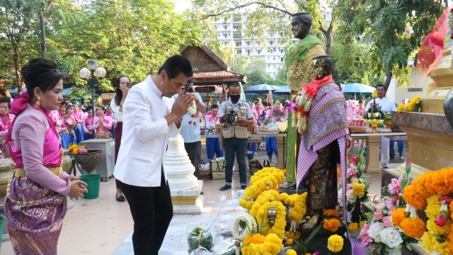 อลังการรำบวงสรวงย่าโม –นางสาวบุญเหลือ