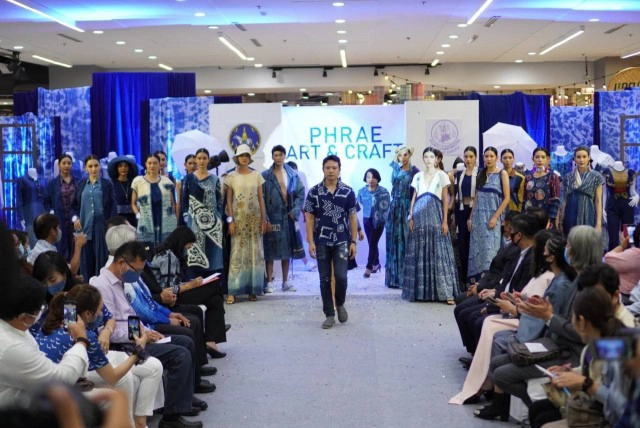 ดีไซเนอร์ร่วมสมัย ปลุก"ผ้าไทย"สู่แคทวอล์คกลางกรุง