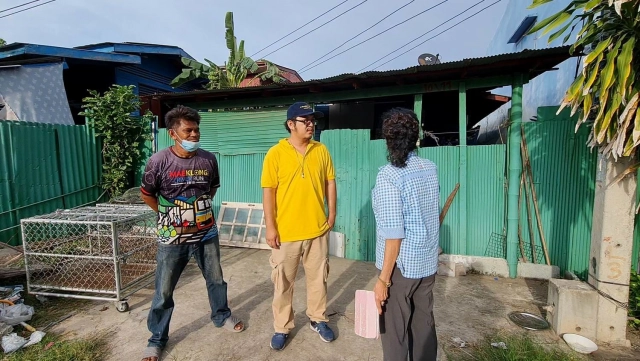 สลดหดหู่ สาวค้างค่าเช่าบ้าน 8 เดือนก่อนหนีหาย ทิ้งหมาล่ามโซ่ 10 ตัว หิวโซ