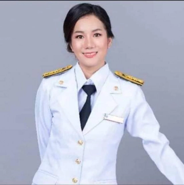 "ครูอ้อ" ฝ่าดินโคลนห้าสิบโลเอาข้าวไปให้นร.กินบนดอย ลำบากแค่ไหนก็ต้องไป