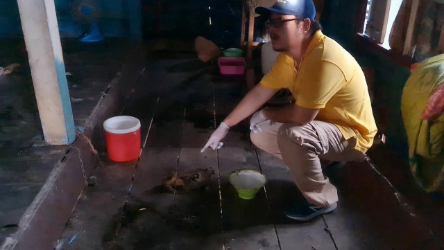 สลดหดหู่ สาวค้างค่าเช่าบ้าน 8 เดือนก่อนหนีหาย ทิ้งหมาล่ามโซ่ 10 ตัว หิวโซ