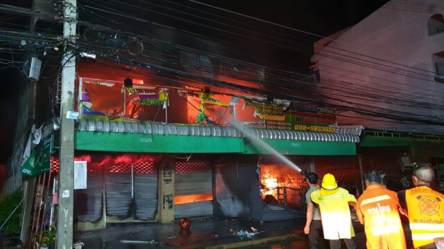 เพลิงเผาวอดร้านโชห่วยเมืองประจวบฯ เสียหาย 60 ล.บ.