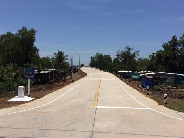 ทางหลวงชนบท สร้างสะพานคลองราง จ.สุราษฎร์ฯ เชื่อมสองฝั่ง