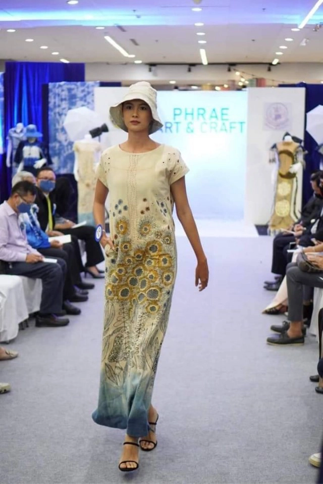 ดีไซเนอร์ร่วมสมัย ปลุก"ผ้าไทย"สู่แคทวอล์คกลางกรุง