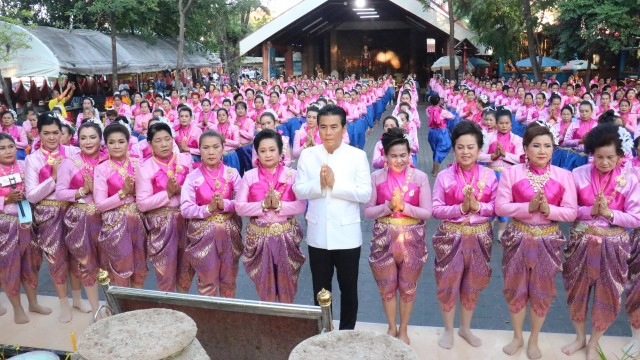 อลังการรำบวงสรวงย่าโม –นางสาวบุญเหลือ