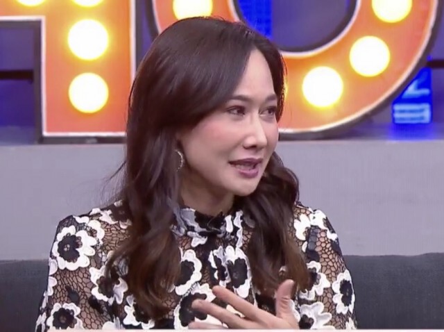"ติ๊ก"คุกเข่าหน้าบ้านขอเจอลูก"ศรราม"บอกให้กลับไป ไม่งั้นจะเรียกตำรวจ