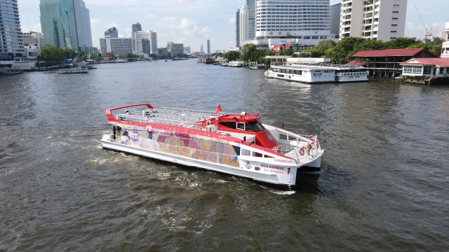 เปิดบริการ 'เรือด่วนเจ้าพระยาธงแดง' นนทบุรี-สาทร 30 บาทตลอดสาย