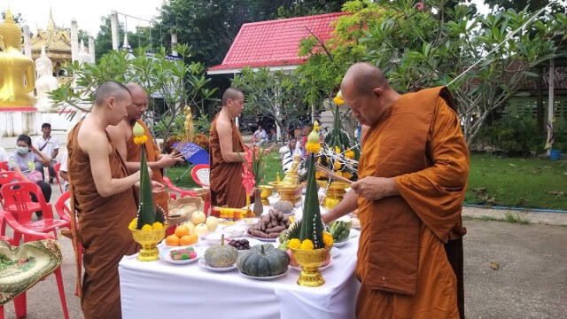 สาวใหญ่จุดประทัดแสนนัดถวายไอ้ไข่ เล่าเรื่องราวในอดีต