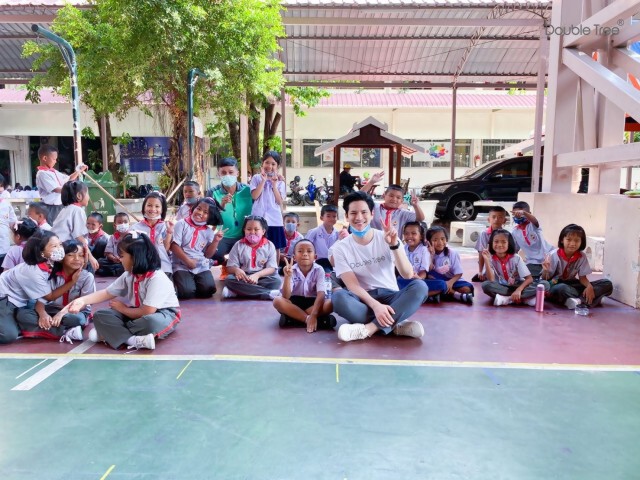'เต๋า เศรษฐพงศ์' เดินทัพบริจาคของกันโควิด-19
