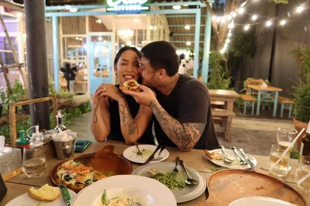 "นิกกี้ พิ้ม" ว่าที่คุณพ่อป้ายแดง ภรรยาตั้งท้องลูกคนแรกแล้ว