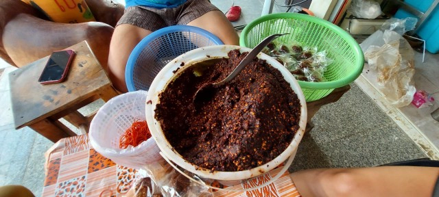 "น้ำพริกดำ"โบราณ-ราคาถูก 5 บาท