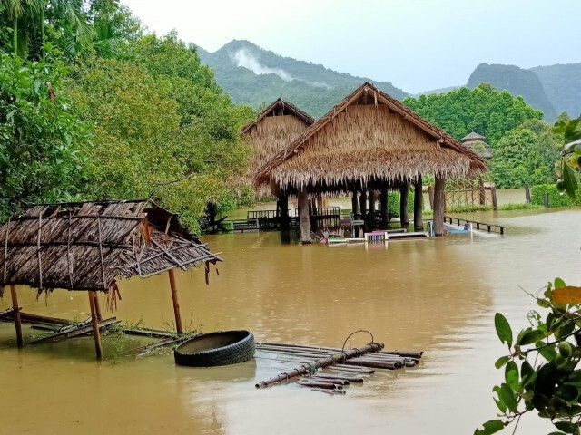 ฝนกระหน่ำอำเภอแม่สายน้ำป่าท่วม2ตำบล
