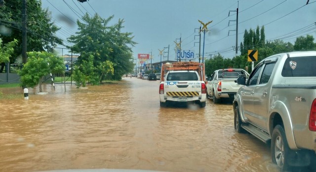 ฝนกระหน่ำอำเภอแม่สายน้ำป่าท่วม2ตำบล