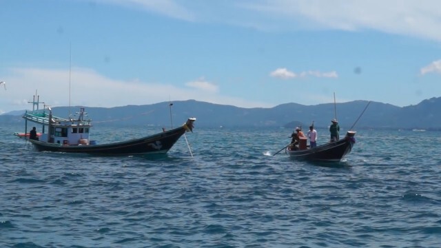 กู้ซากเรือเฟอร์รี่ราชา 4 บ.ขยะนำอวนล้อมจุดกู้เรือ