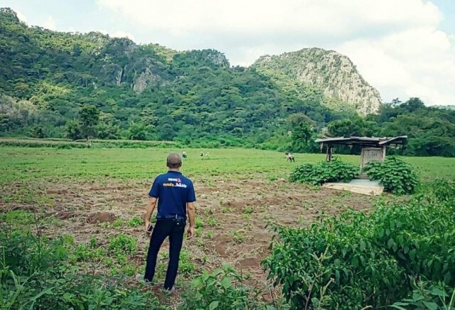 เห็นภาพแล้วจุกในอก เรื่องราวรันทดเด็ก 7 ชีวิต นั่งล้อมวงกินข้าวต้มกับเกลือ
