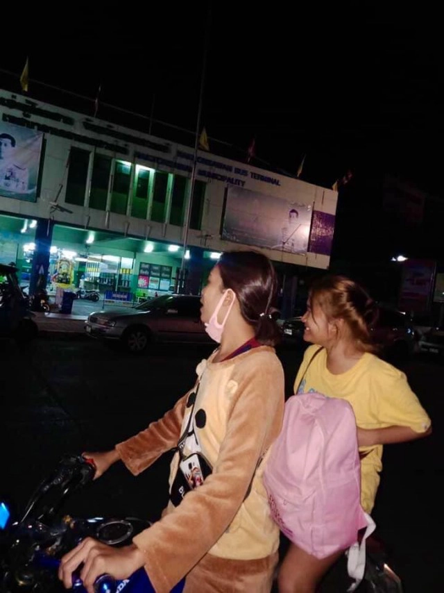 สาววัย 19 เรียกแท็กซี่ส่งบ้านตจว. ไม่มีเงินเลยเสนอตัวเข้าแลก คนอาสาตามไปส่งเพียบ