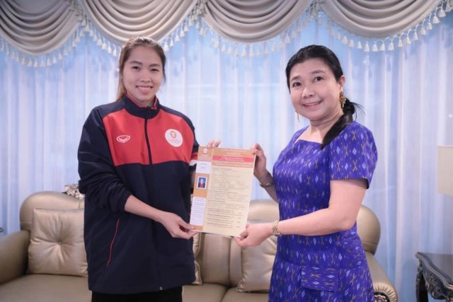 ‘เมย์ รัชนก’ขึ้นแท่น บัณฑิตคุณภาพ ม.กรุงเทพธนบุรี