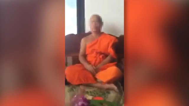 สีกาโวยลั่นอ้างหลวงพ่อแช่งให้ชีวิตวิบัติ ง้างมือจะตบ เหตุไม่ถวายปัจจัย