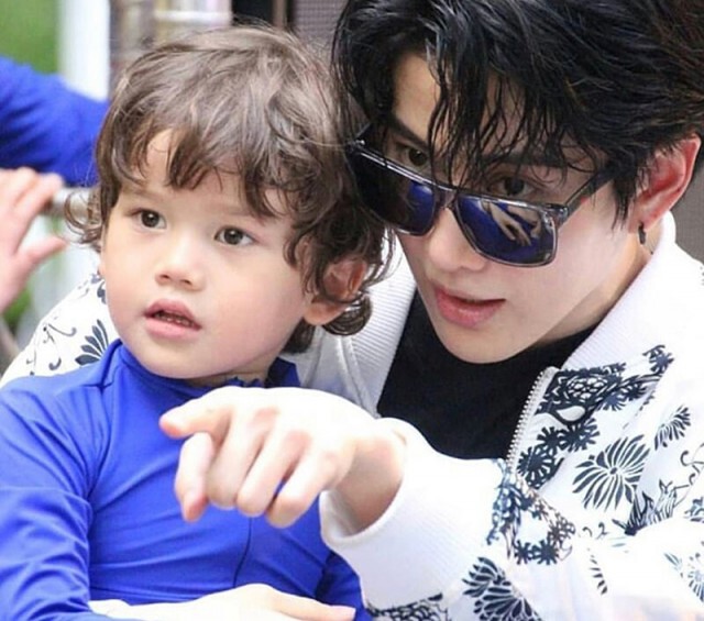 "ไมค์" พึ่งอำนาจศาล ยื่นขอสิทธิ์ความเป็นพ่อ "แม็กซ์เวลล์" ร่วมกับ "ซาร่า"