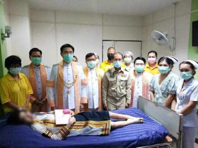กรมสมเด็จพระเทพฯทรงให้อธิการบดี เชิญปริญญาบัตรมอบนิสิตป่วยมะเร็งถึงเตียงคนไข้