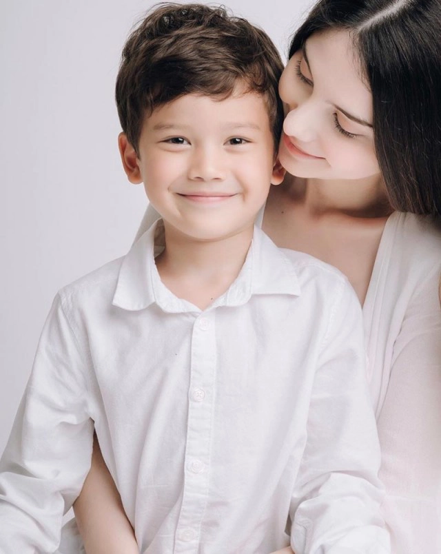 เปิดตัวเลขค่าเลี้ยงดู "ไมค์ พิรัชต์" ส่งให้ลูกชาย สูงลิบ 1.7 ล้านต่อปี