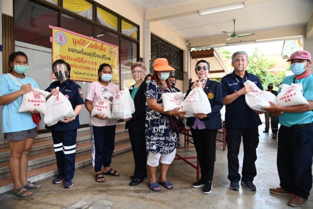 มูลนิธิป่อเต็กตึ๊ง ปรับวิถีประเพณีทิ้งกระจาด ยุคโควิด-19 กำหนดจุดแจกทานในแต่ละเขต