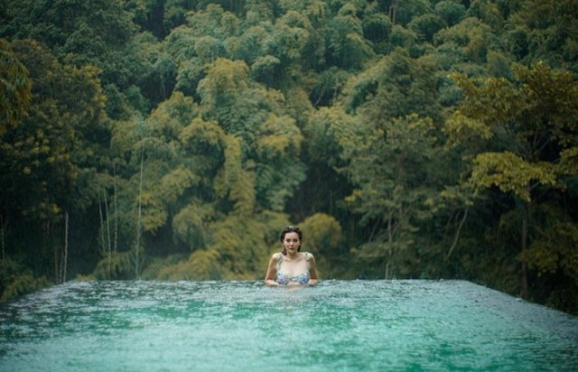 "ดิว อริสรา" โพสต์ชุดว่ายน้ำรัวๆเด็ดจัด!!เล็กพริกขี้หนู