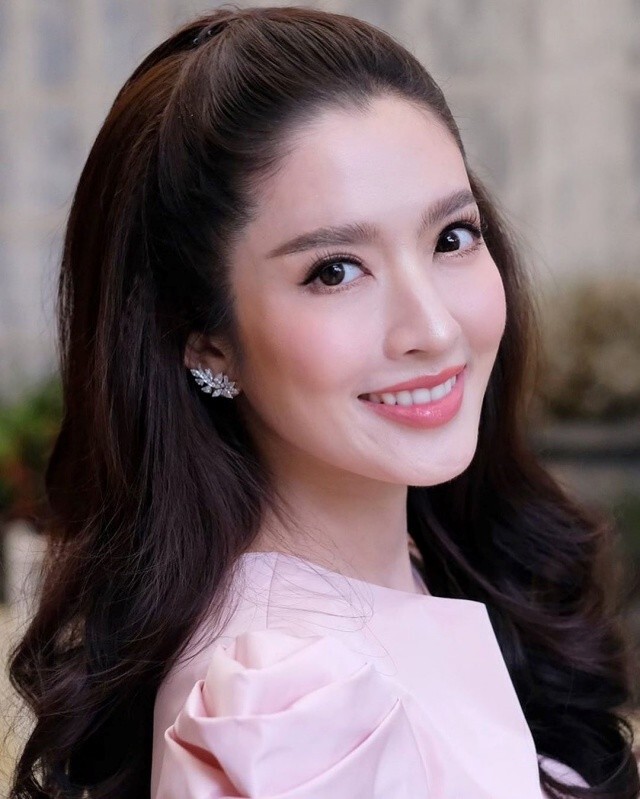 "แอฟ ทักษอร" เสียบ "พิธีกร 3แซ่บ" แทน "ม้า อรนภา"